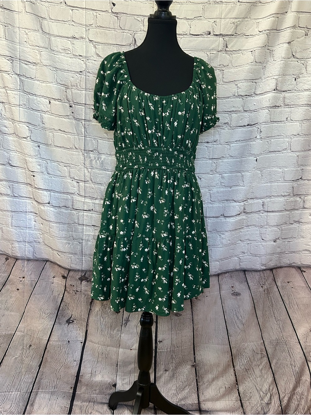 Hollister Forest Green Floral Puff Sleeve Skort Romper